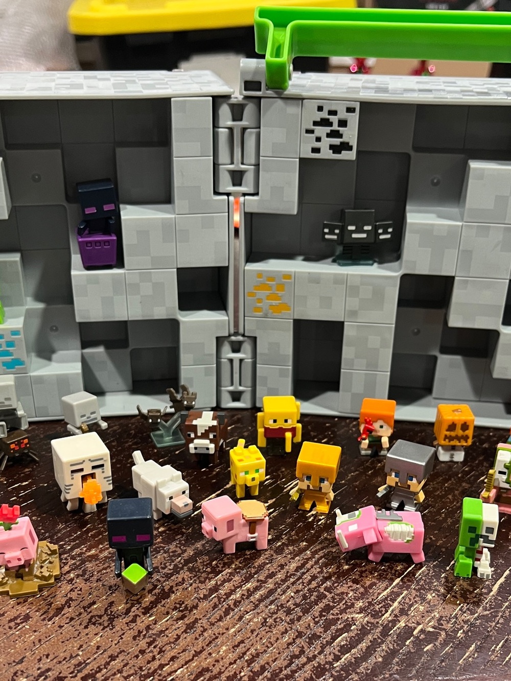 Minecraft Mini 26 Figures Lot Collector Display Case Storage Cube Box some rare